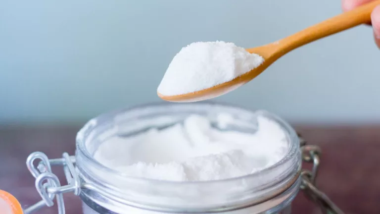 Baking Soda for Heartburn Relief: Does This Natural Fix Work?