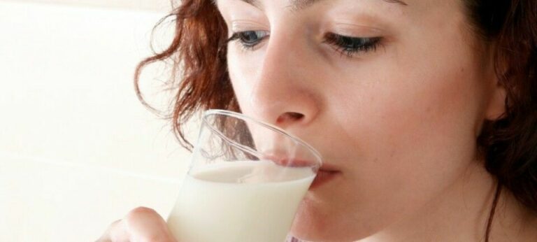Does Milk Help Heartburn? – A Comprehensive Guide