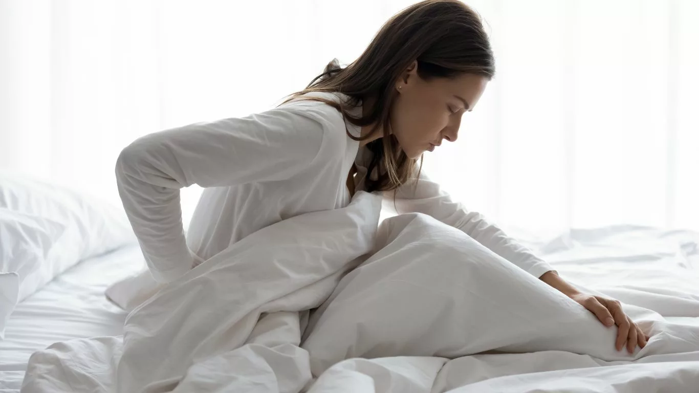 How does an acid reflux pillow alleviate symptoms?