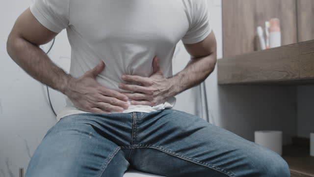 Symptoms of Acid Reflux on an Empty Stomach