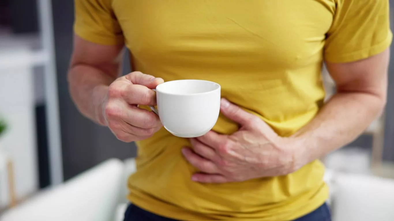 Can decaf coffee worsen acid reflux symptoms?