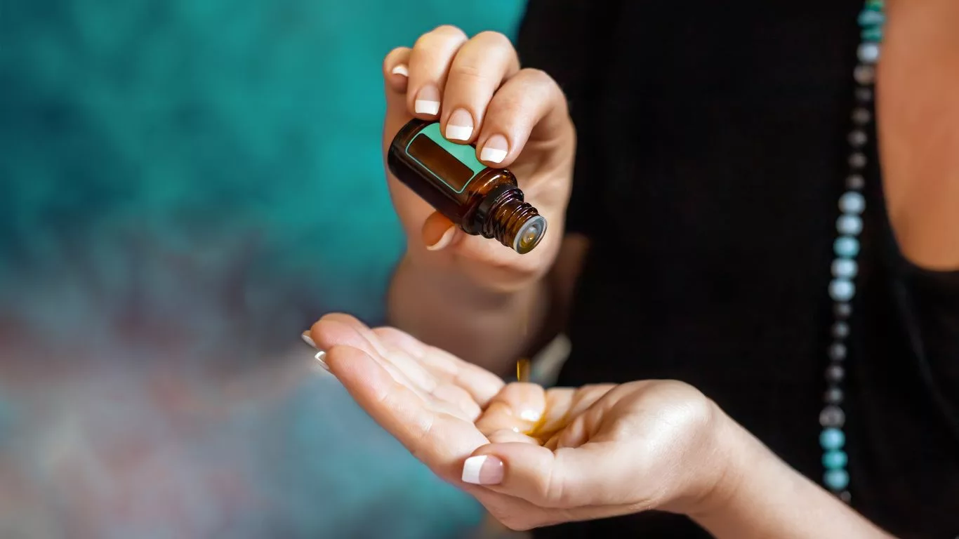 Silent Reflux Solutions: Harnessing the Power of Essential Oils