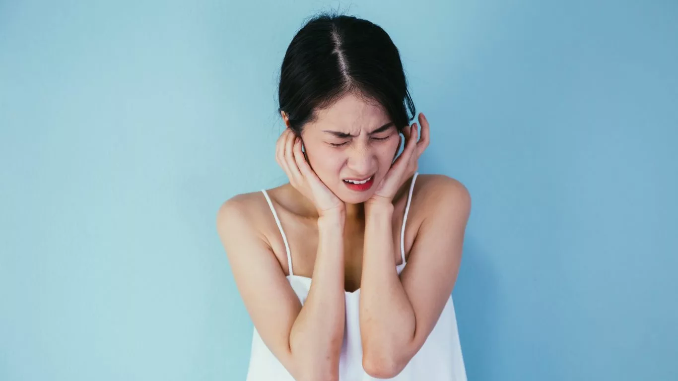 Can acid reflux cause ear pain?