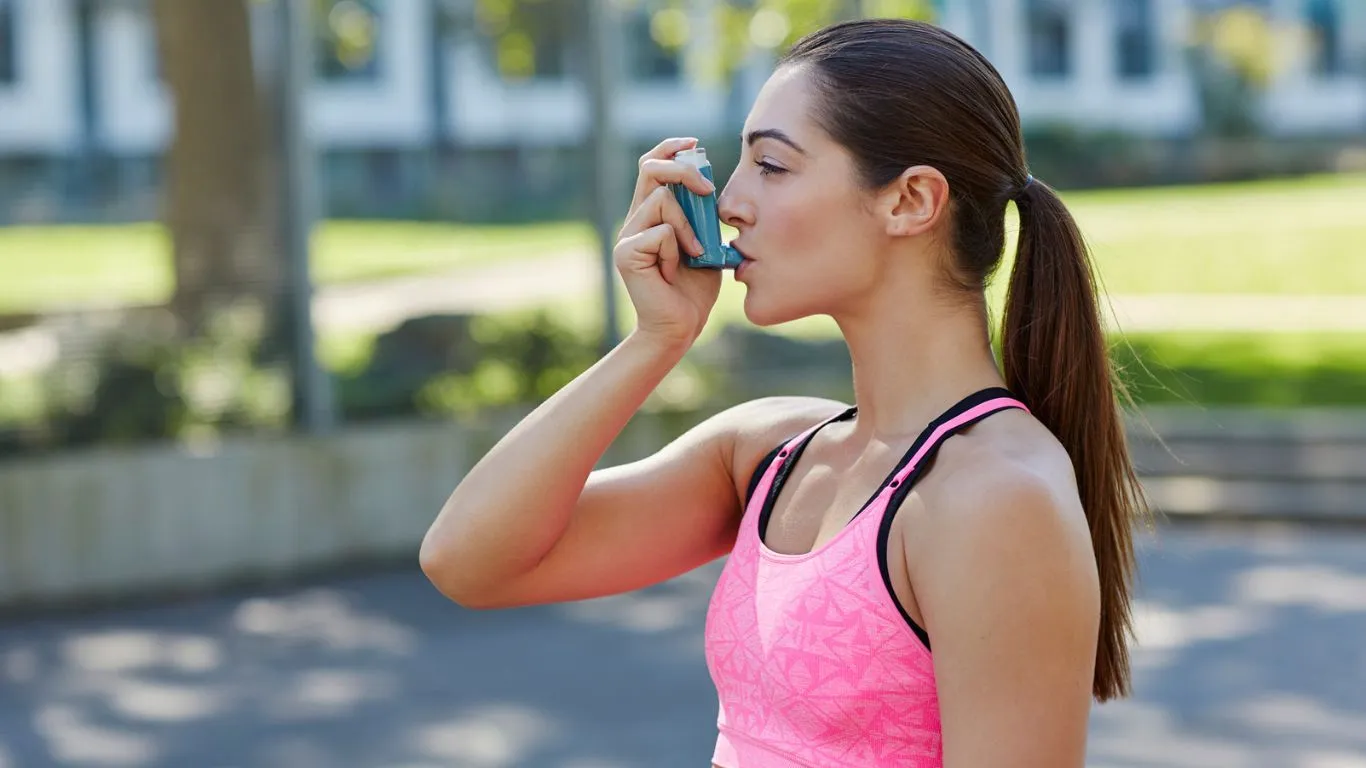 Honey and warm water for asthma relief