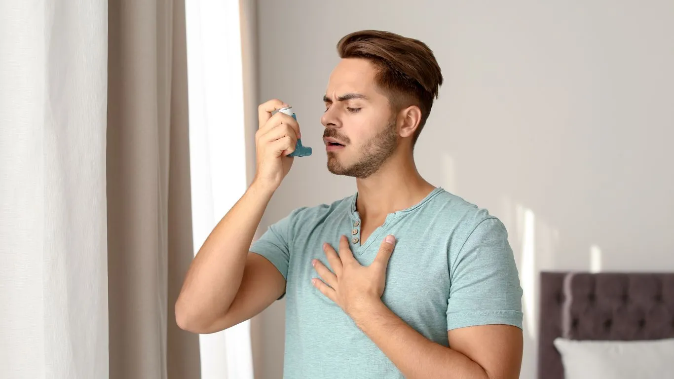 Humidifier in a living room to manage asthma