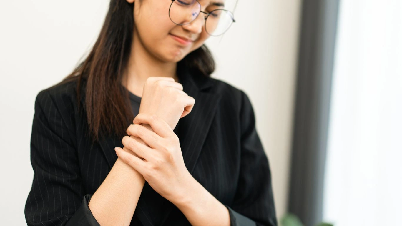 Person doing ankle circles to improve joint flexibility for rheumatoid arthritis