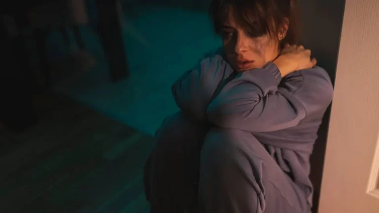 Why Anxiety Attacks While Falling Asleep Can Wreck Your Nights