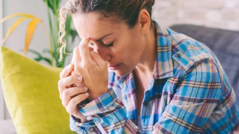 How Anxiety Impacts Problem-Solving Skills and Slows Daily Decisions