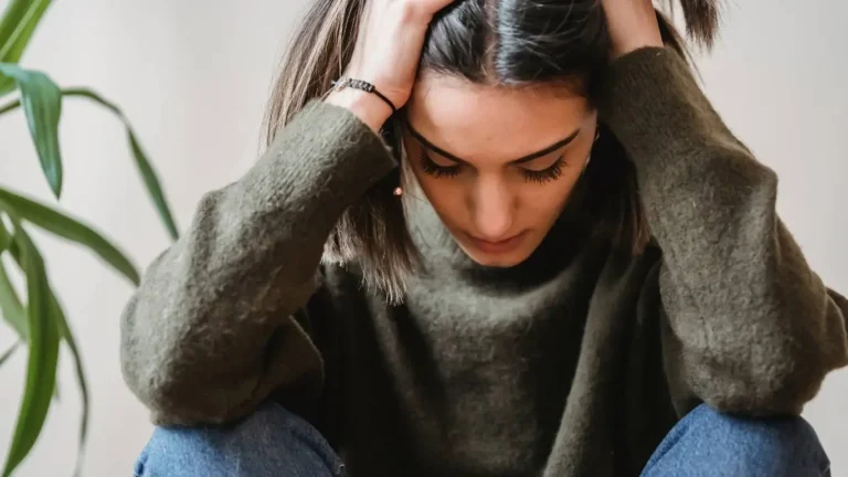 Why The Anxiety And Overthinking Connection Feels So Draining