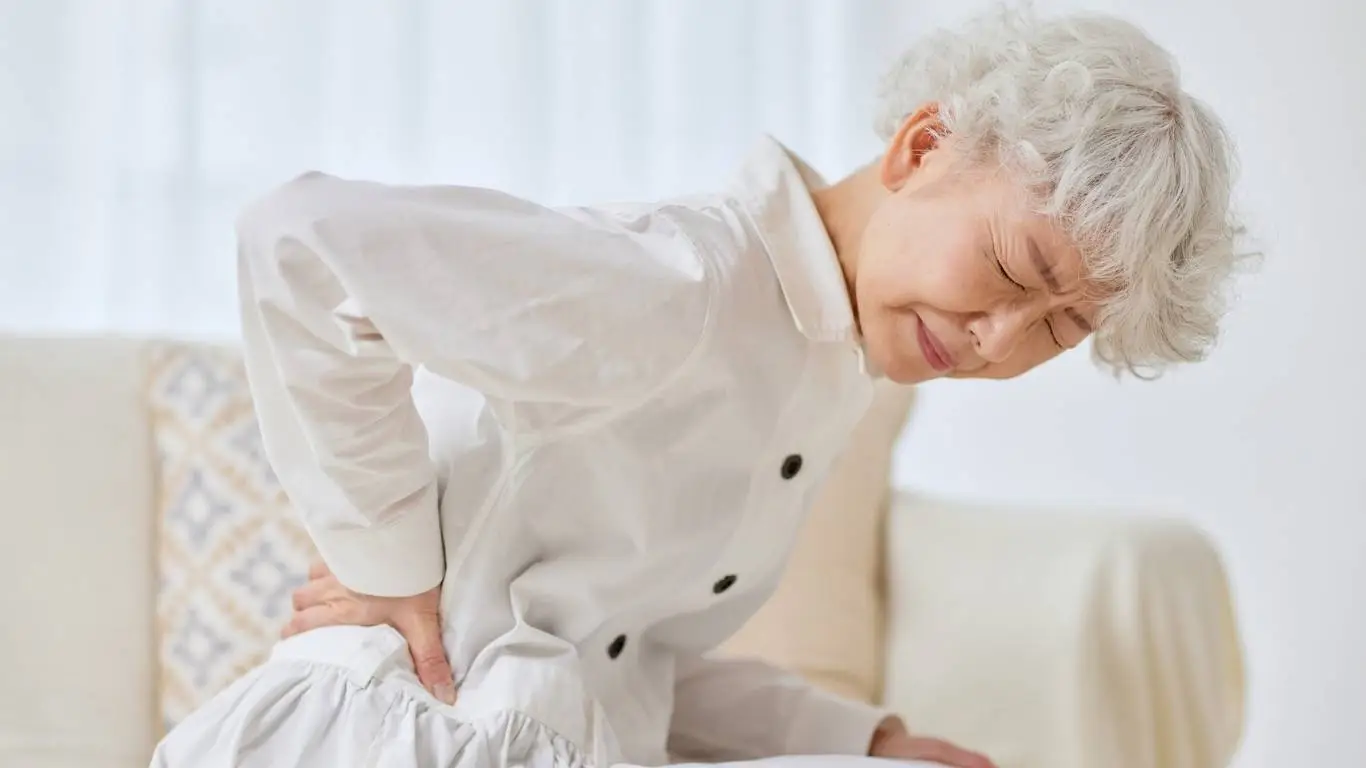 Why Lateral Spinal Bends Improve Rib Cage Freedom and Posture