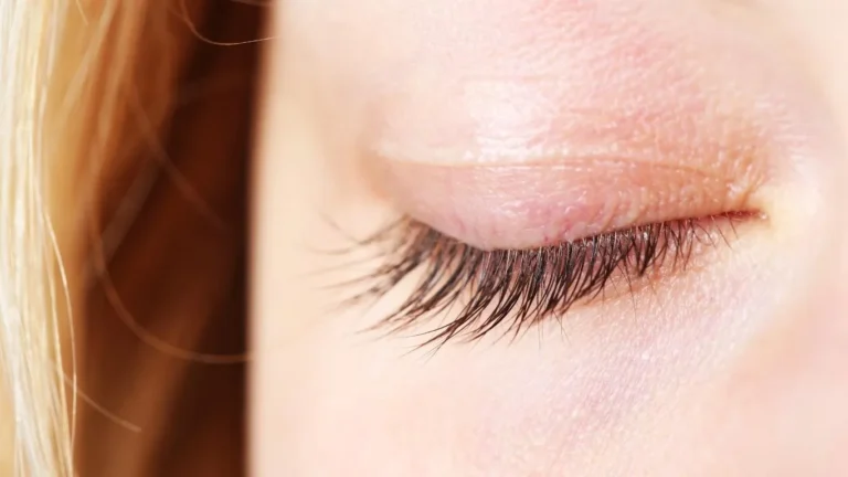 Why Floaters Seen In Calm Bookstores Or Libraries Feel More Distracting