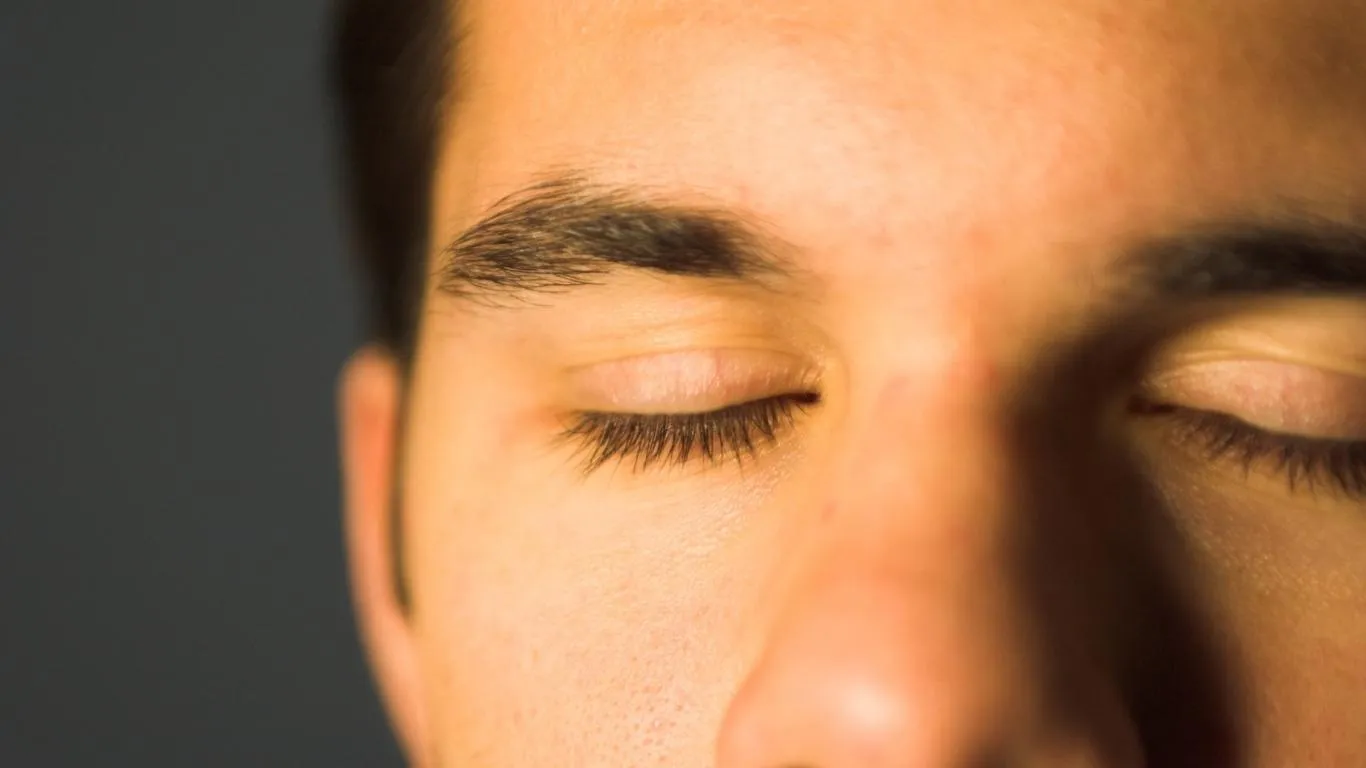 Retinal Damage Behind Persistent Clusters