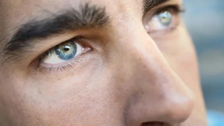 How to Manage Floaters That Flicker During Sunset Walks Effectively