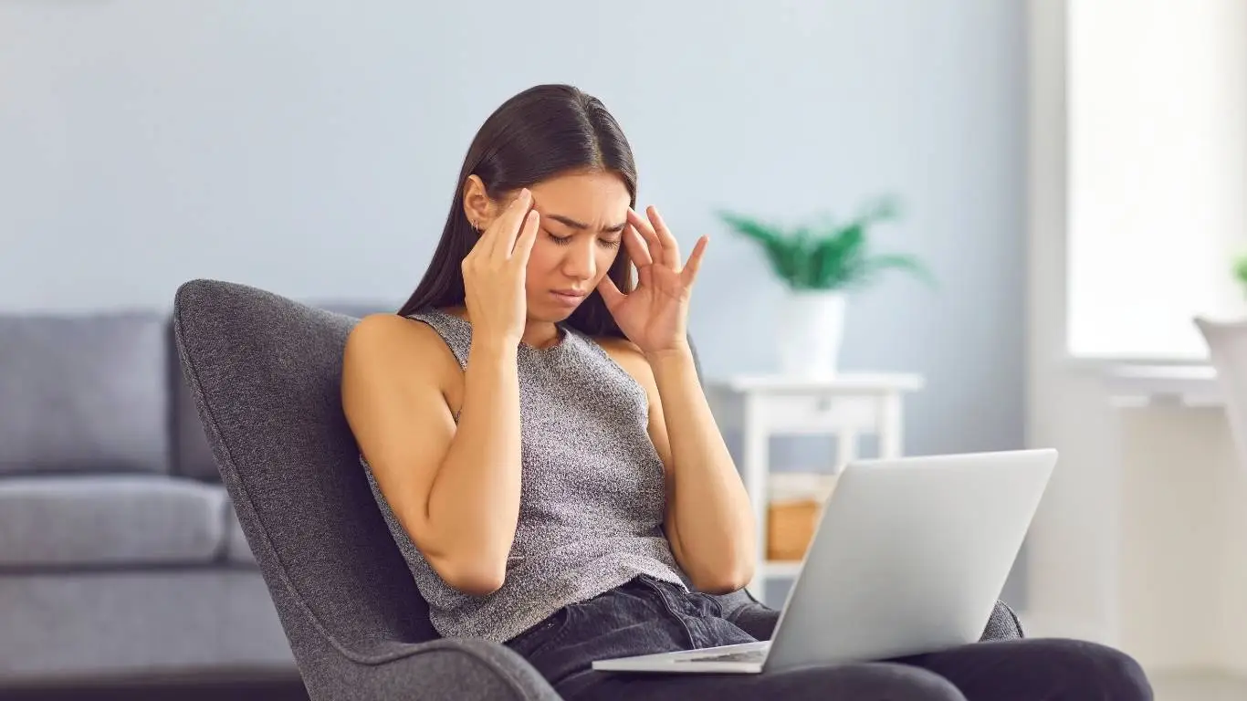 Illustration highlighting sacroiliac joint location in the lower back