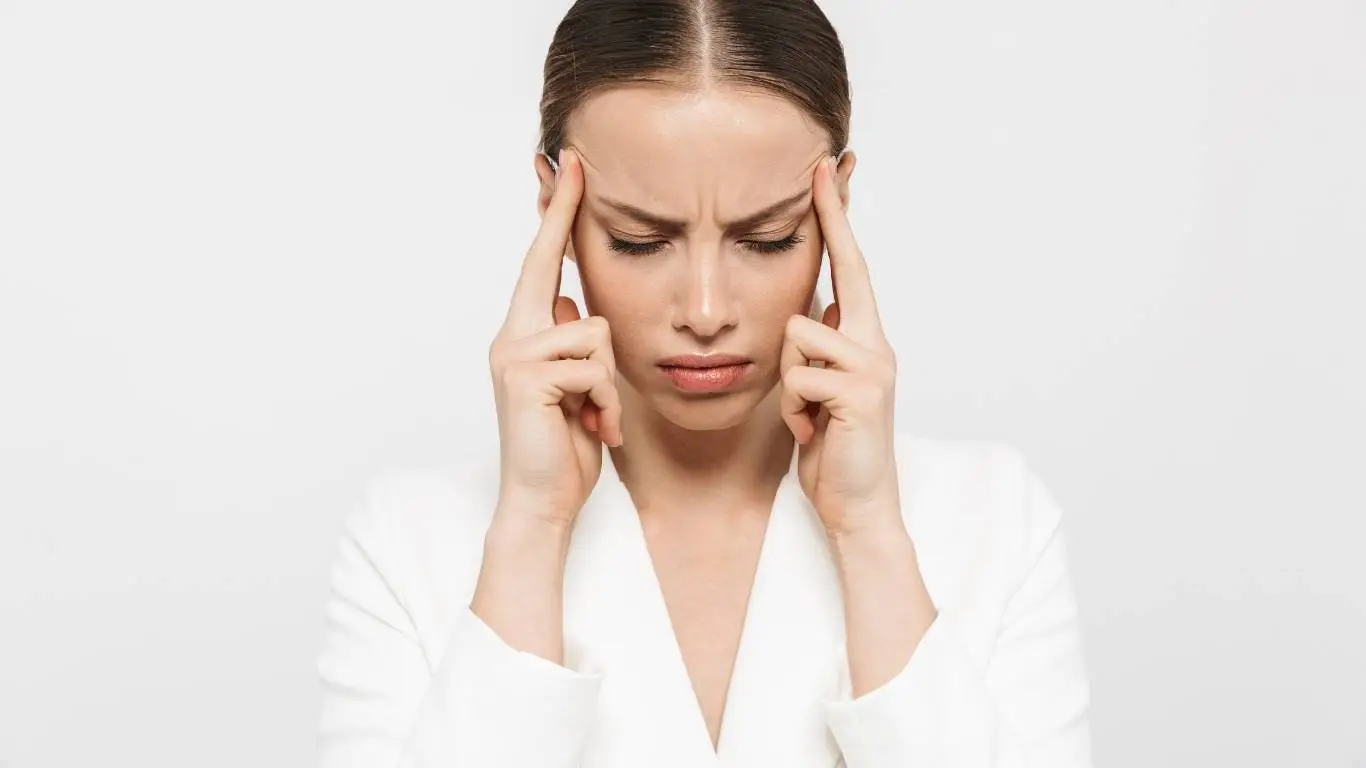 SI joint examination being done by a specialist