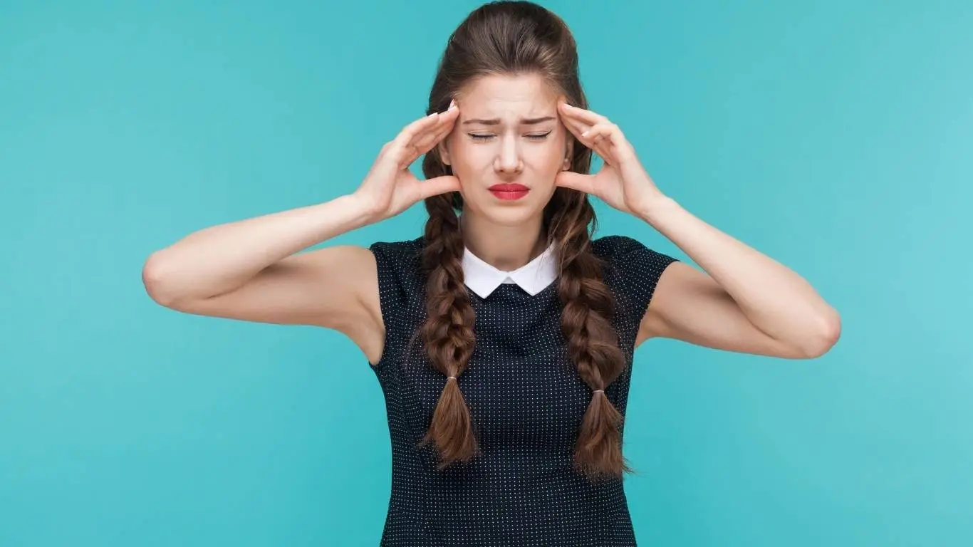 Minimally invasive SI joint injection procedure illustration